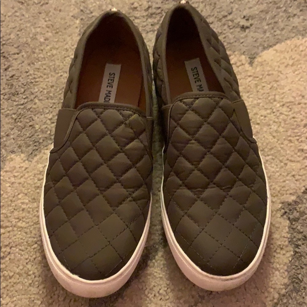 Steve Madden slip ons